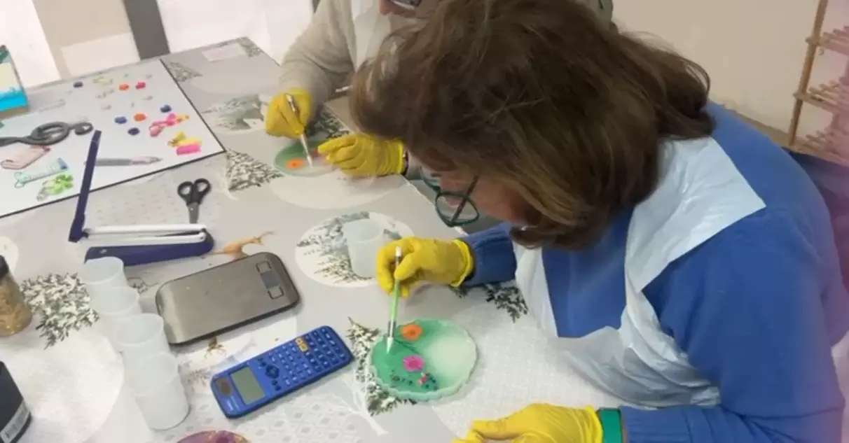 Taller de resina acrílica de 2 horas para 1, 2, 4, 6 o 10 personas