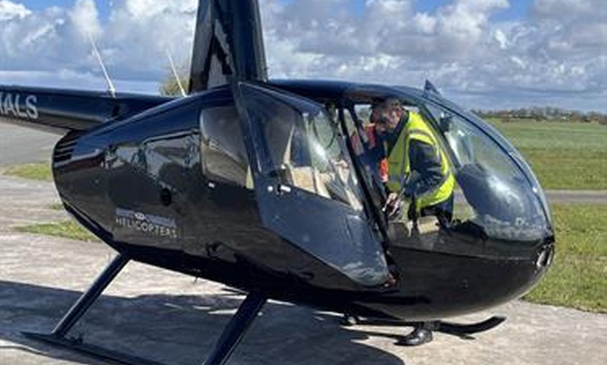 Image 5: 20-Min Helicopter Flying Lesson Experience with Hands-On Flying in UK
