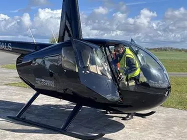 20-Min Helicopter Flying Lesson Experience with Hands-On Flying in UK