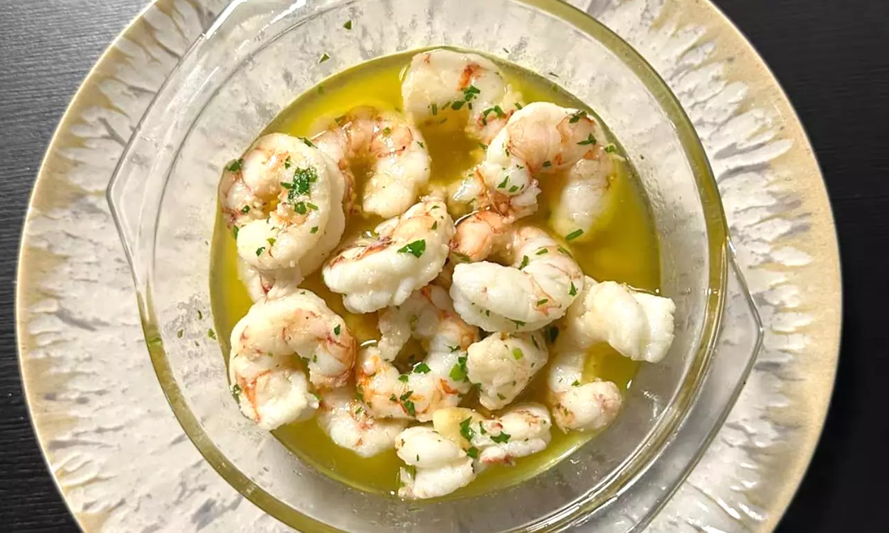 Menú para 2 o 4 personas con entrante, principal, postre y bebidas