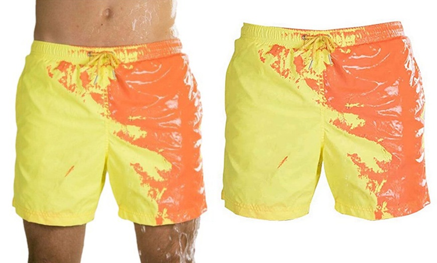 Image 8: Men's Colour Changing Swim Shorts