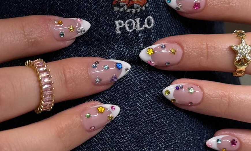 Image 7: Langanhaltende Nägel mit Shellack, Hartgel oder veganem Gel 