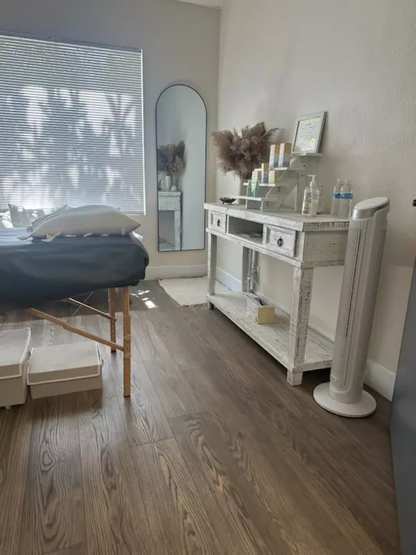 Smooth Skin with One Brow, Underarm, or One or Two Brazilian Sugaring