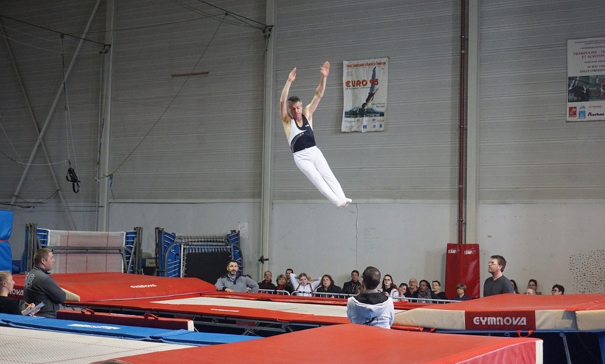 Image 5: Stage d'initiation au trampoline de 1h30