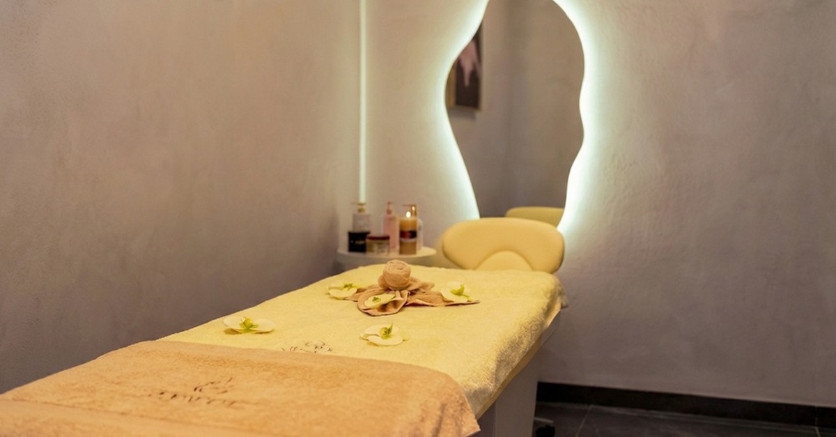 Relaxing Full Body, Deep Tissue, Slimming, Or Hot Stone Spa Treatment Relaxing Full Body, Deep Tissue, Slimming, Or Hot Stone Spa Treatment