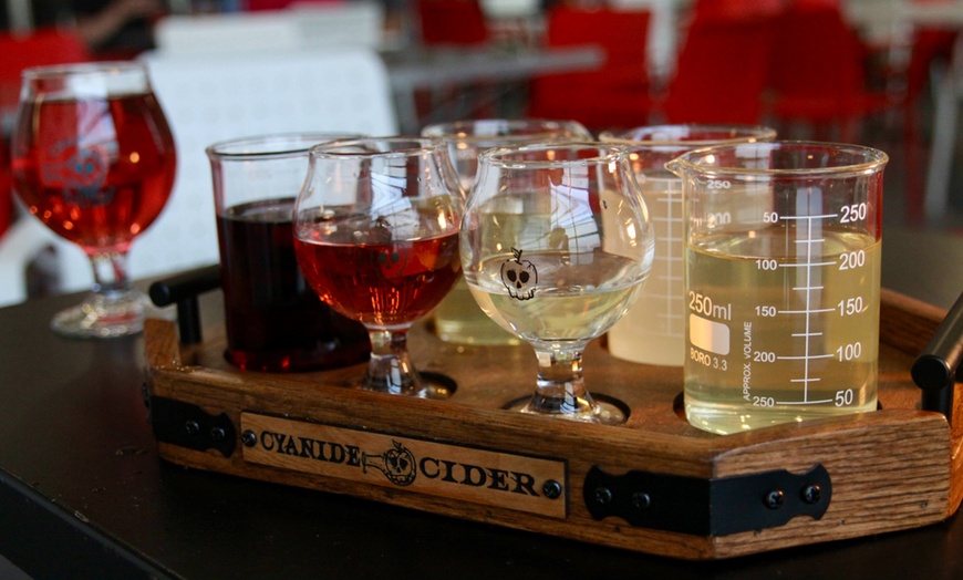 Image 2: Cider Blending Experience with Souvenir Glass 