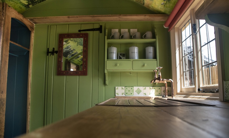 Image 5: Wiltshire Shepherd Hut: 2 Nights with Late Checkout