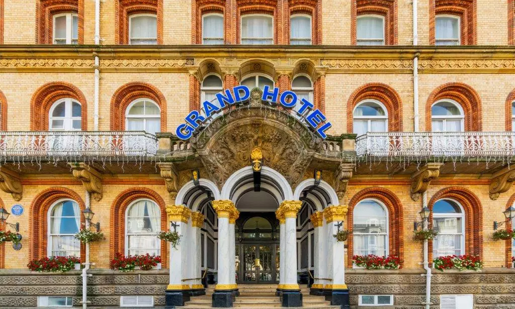 Scarborough: Standard Double or Twin Room with Breakfast and Wi-Fi