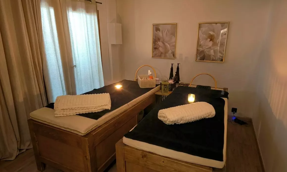 Éclat du teint : soin du visage ciblé de 55 à 60 min selon vos besoins (jusqu'à 43% de remise) - Primary Image