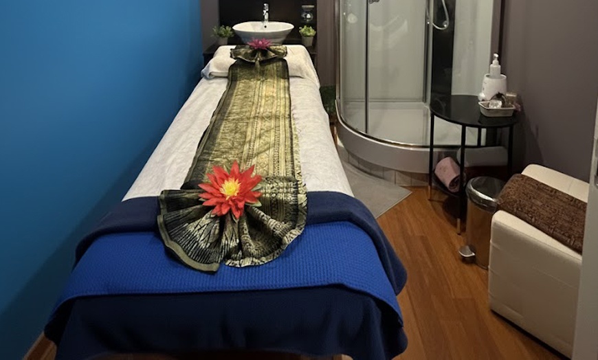 Image 3: Évasion thaï à Nantes: massages traditionnels relaxants en solo ou duo
