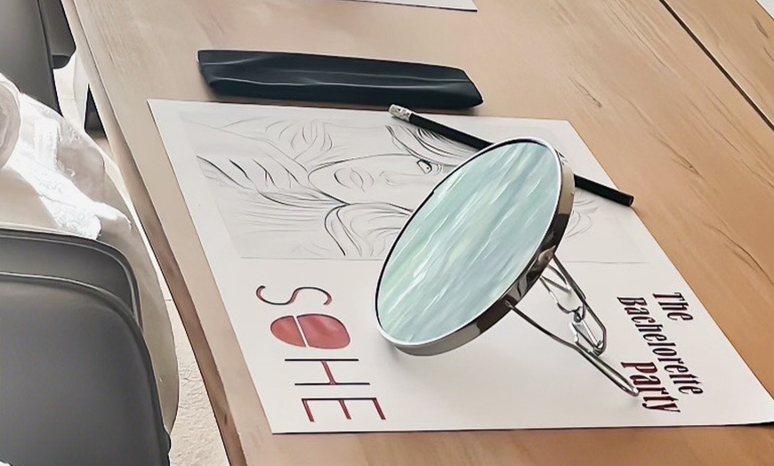 Image 5: Aprende a maquillarte con este completo curso para 2, 3 o 4 personas