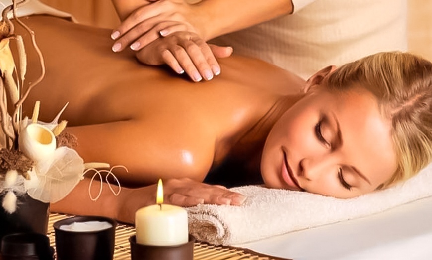 Image 2: 60-Min Head Spa or 90-Min Spa with Ion Cleanse Foot Detox