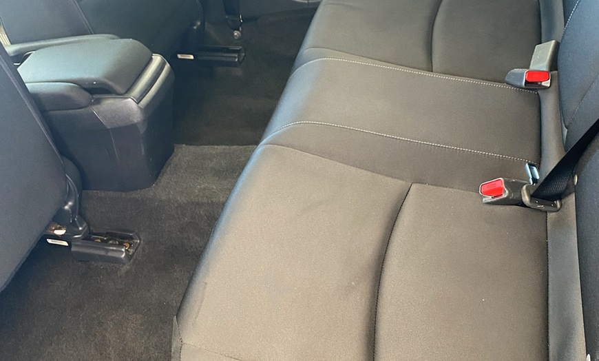 Image 7: Wash & Wax / Exterior Treatment-Full-Size Car, SUV/Van, or Midsize SUV