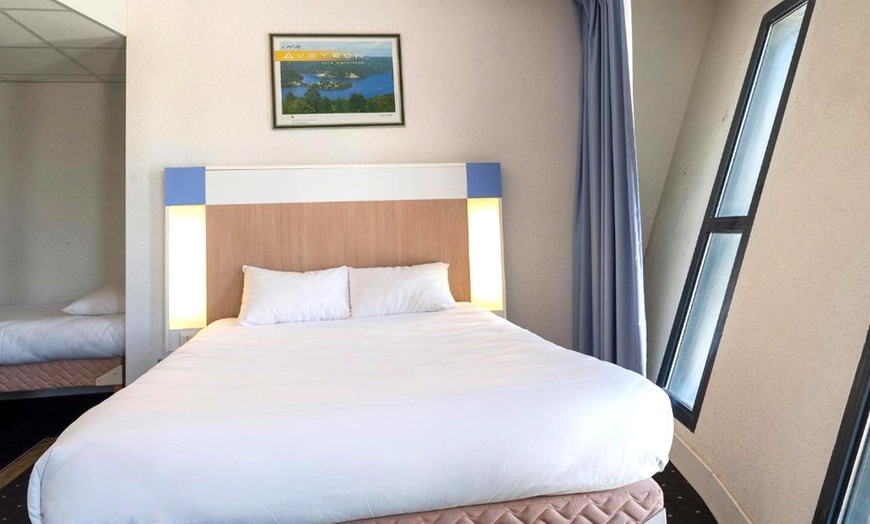 Image 7: Proche Millau : séjour en chambre double, option PDJ et apéritif