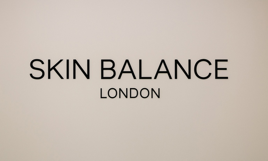 Image 3: Enjoy Facial Treatment Session and Red Light Therapy Sessions!