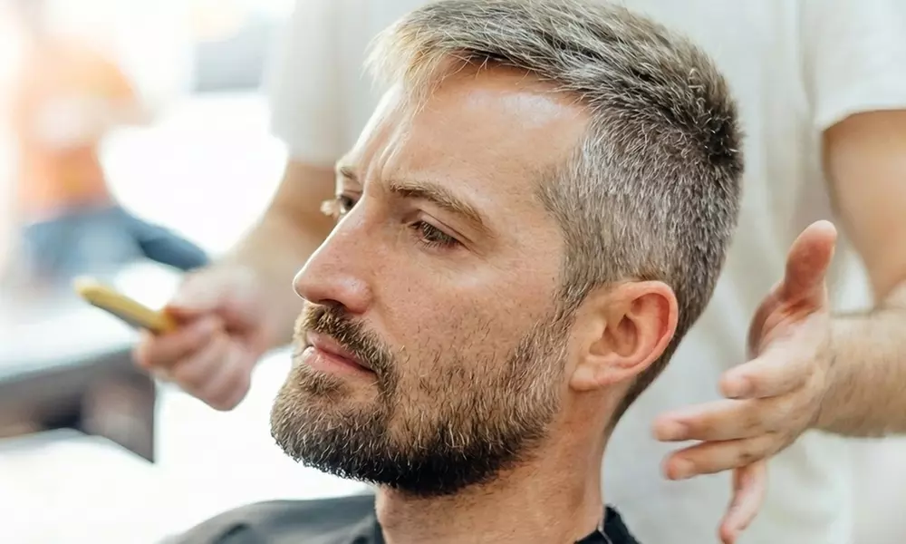 Look Trendy and Clean with Men or Women Hair Cut Session