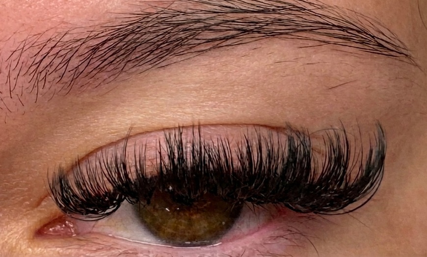 Image 2: Enhance Your Look: Full Set Lash Extensions with Optional 2-Week Fill