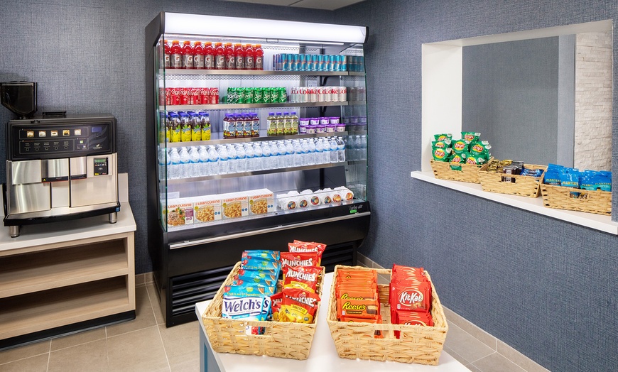 Image 26: Member-Only Deal: Allegria Hotel