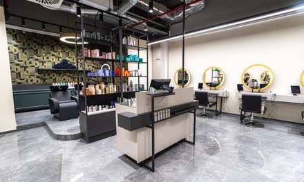 Waschen, Schneiden, Föhnen (für Damen, für alle Haarlängen) - Le Salon Frankfurt