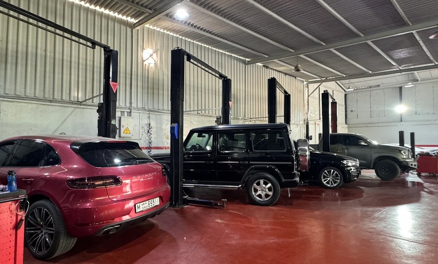 Image 10: Get a 4, 6, or 8 Cylinders Oil Change Package - Minor Servicing