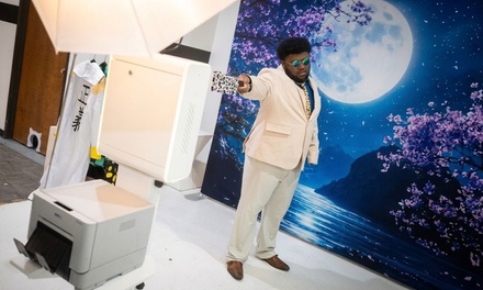 Digital-Only Open-Air Photo Booth - Otaku Booth