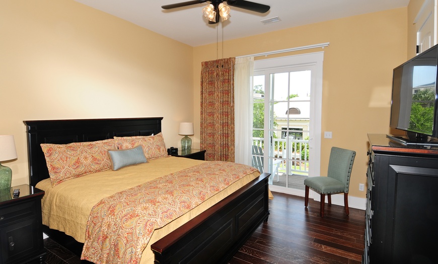 Image 6: Luxury Oceanfront Resort – Private Pools, Lazy River & Swim-Up Bar