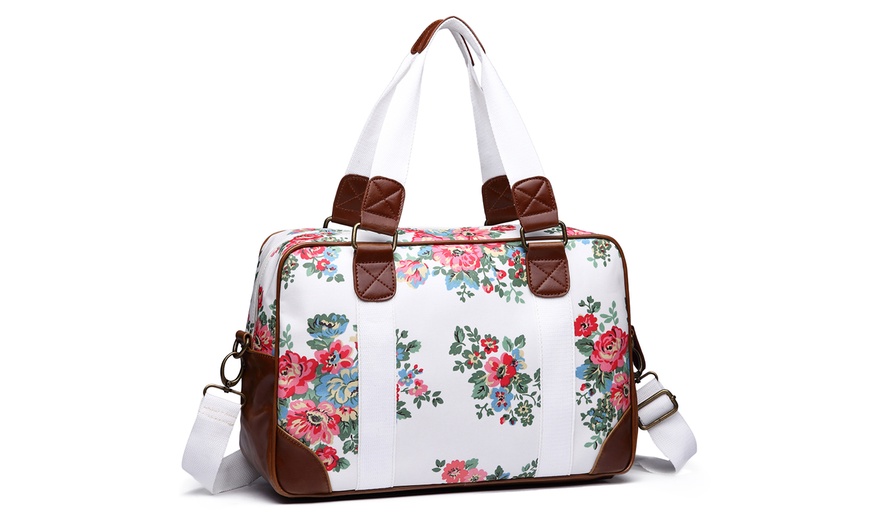 Image 10: Oilcloth Printed Travel Bag