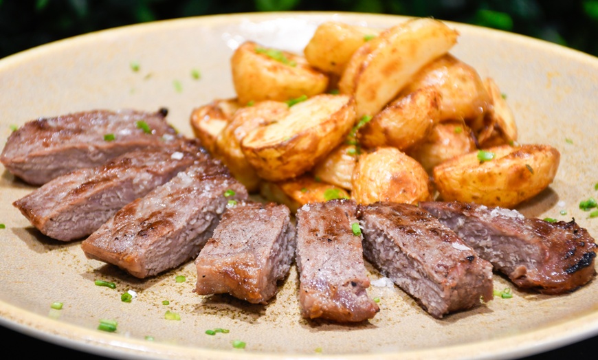 Image 20: Menú brunch para 2 o 4 personas con platos dulces y salados y bebidas