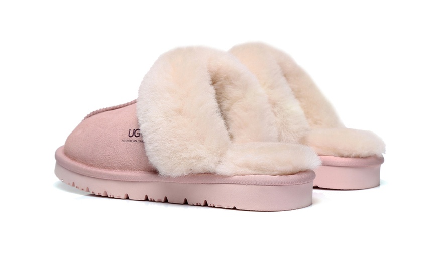 Image 15: UGG Unisex Muffin Scuff Slippers