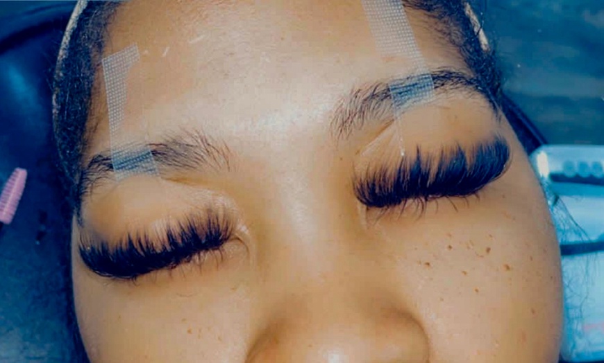 Image 2: Natural Look with Full Set of Classic, Hybrid, or Volume Extensions