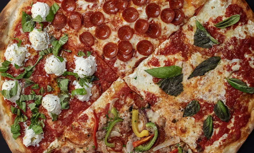 Image 4: Pizza & Friends Banquet | Pizza Party for 4 – The Ultimate Group Feast