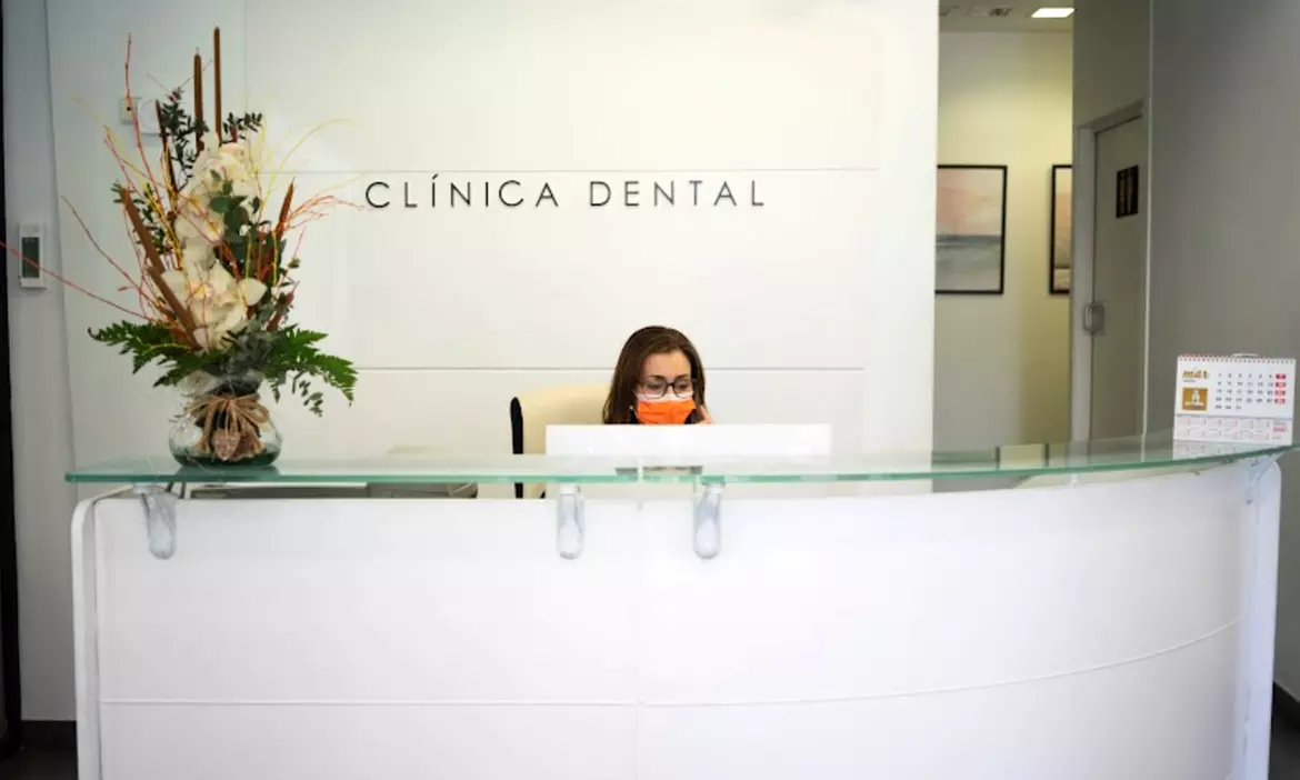 Blanqueamiento dental led con limpieza y fluorización, 1 o 2 sesiones