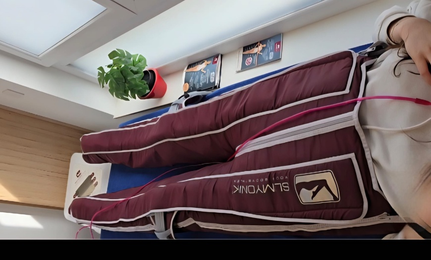 Image 1: 1 oder 3x 50 Min. Lymph-Massage mit Kompressionshose/Anzug für 1 Pers.