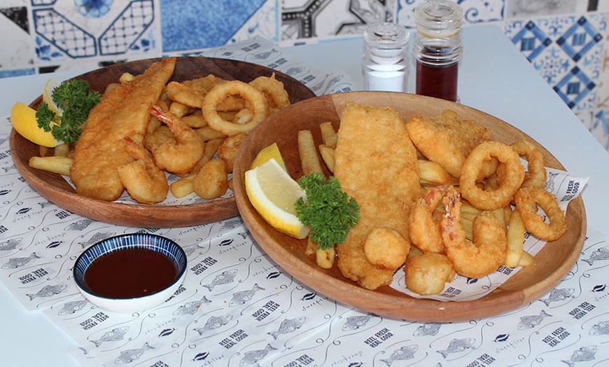 Image 2: Seafood Feast for 2, 2 Locations