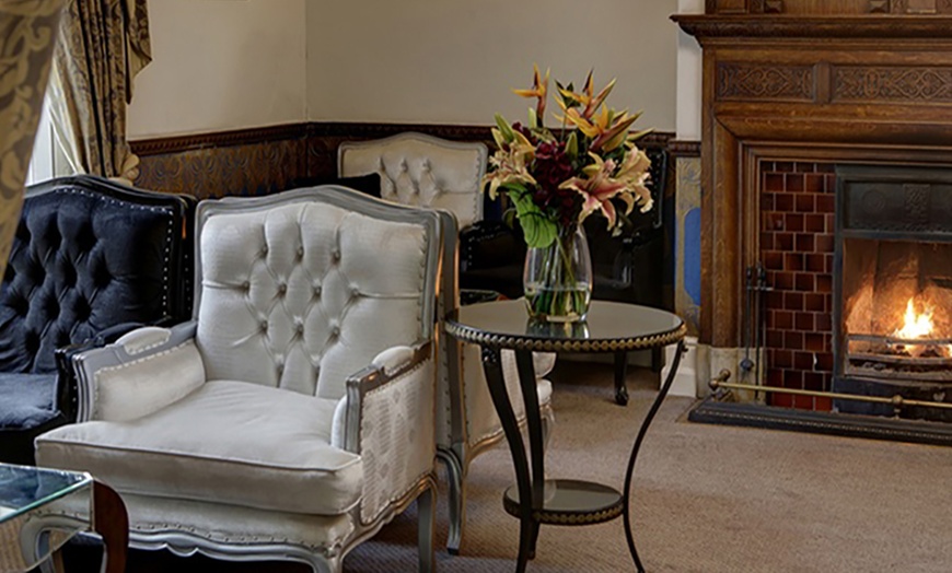 Image 7: Derbyshire: Standard Room with Breakfast