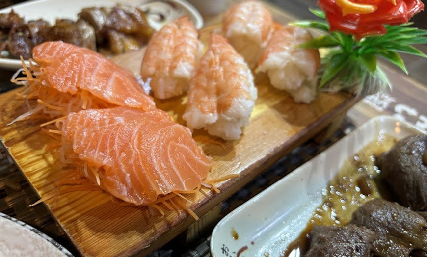 Image 21: Buffet libre de sushi por la noche para dos personas