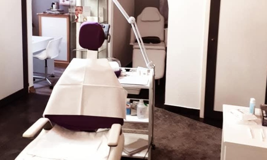 Image 2: Fadenlifting mit 10, 20 oder 30 Fäden inkl. Beratung für 1 Person