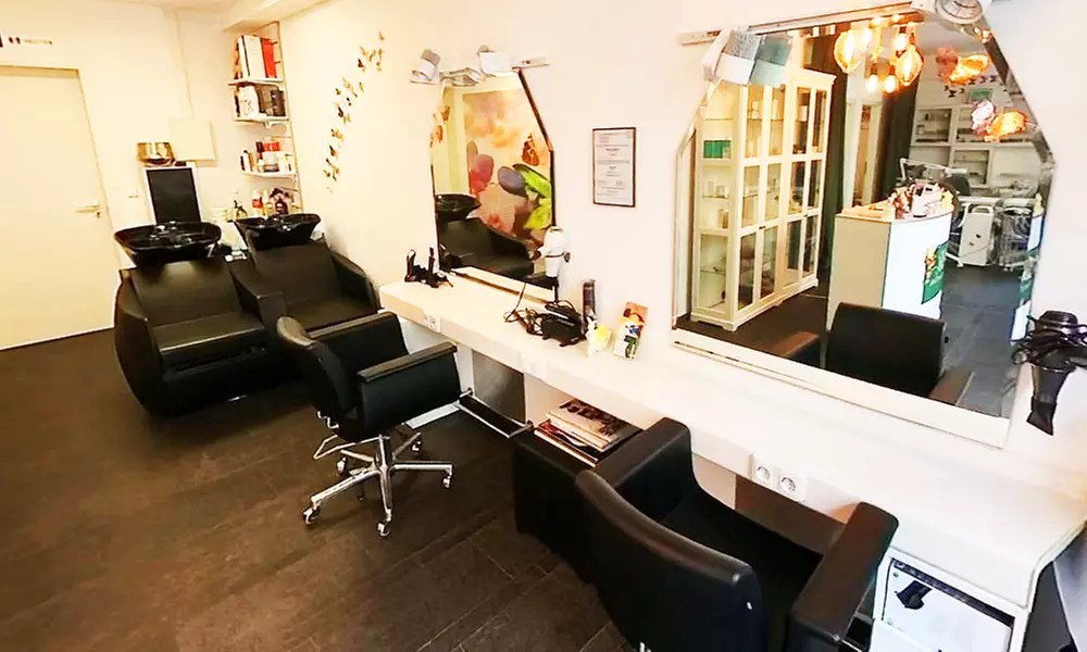 Maniküre und/oder Pediküre mit Shellac für 1 Person