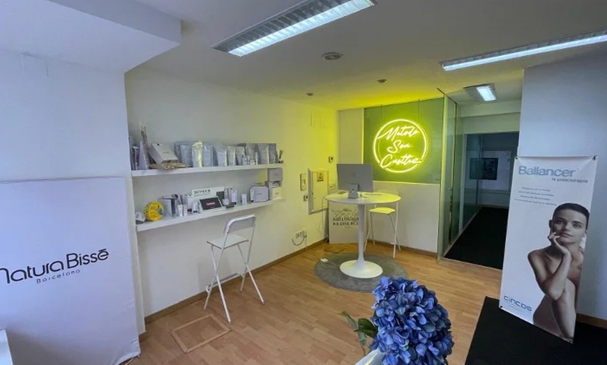 Image 4: 1 o 2 sesiones de 60 minutos de radiofrecuencia facial Indiba para 1