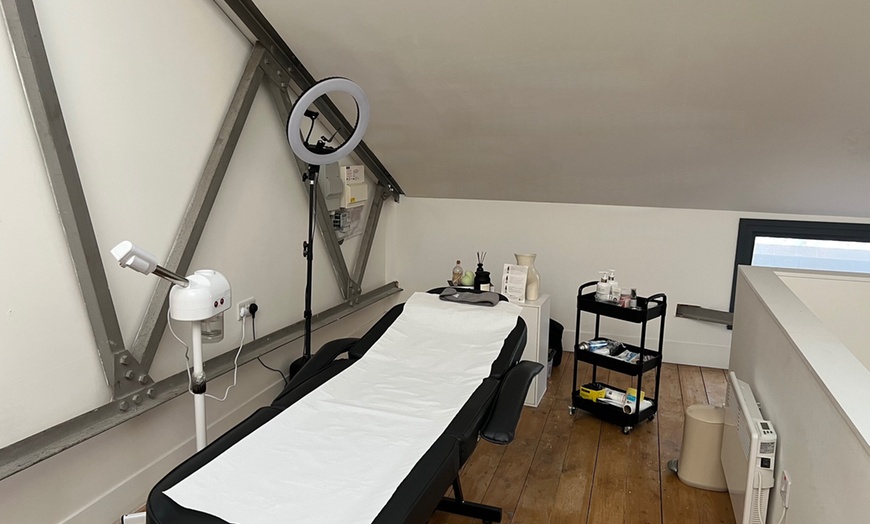 Image 2: Up to 60% Off on Micro-Needling at FX Beauty