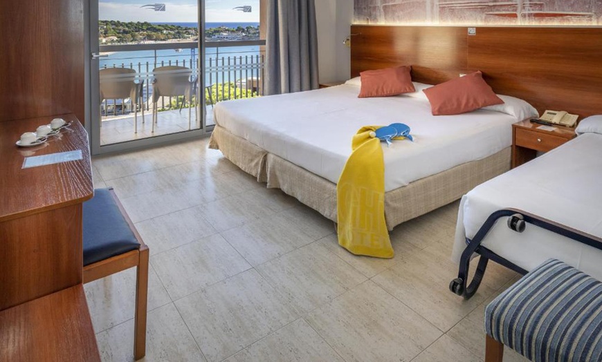 Image 3: Costa Brava : chambre double en demi-pension