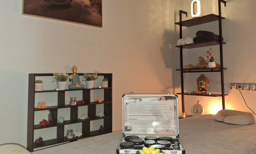 Image 6: Masaje balinés o de aceites esenciales de 45 o 60 min. para 1 persona