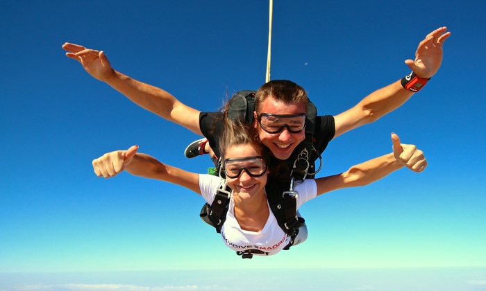 Salto Tándem En Paracaídas Skydive Madrid Groupon