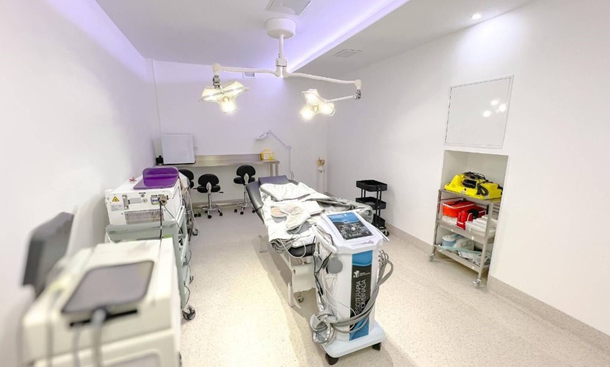 Image 3: Tratamiento relajante facial inyectado con opción a mesoterapia