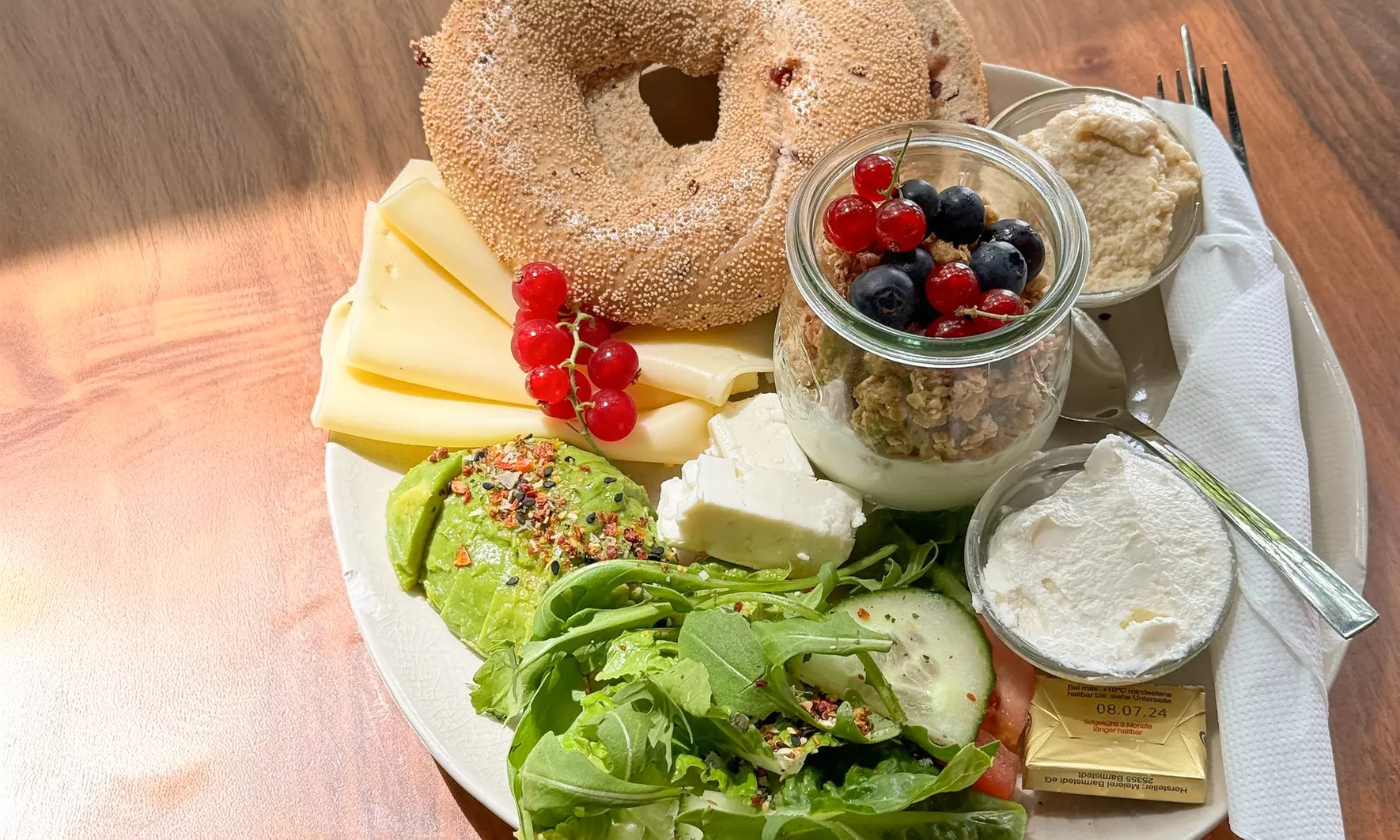 Leckeres Frühstück inkl. Heißgetränk nach Wahl für 1 oder 2 Personen
