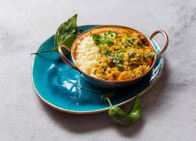 Starter, Main and Side at Indian Restaurant for 1, 2 and 4 People
