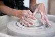 Saca tu lado más artístico con un taller de cerámica en torno para 1 o 2 personas y ahorra hasta un 33% - Second Medium