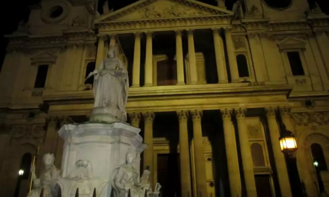 One Ticket to London Ghost Tours