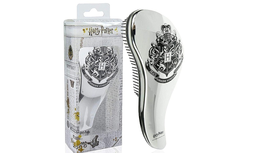 Image 3: Harry Potter-Inspired Hair Brush