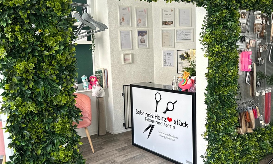 Image 2: Bis zu 34% Rabatt auf den Haarschnitt – Damen bei Sabrina's Hairzstück